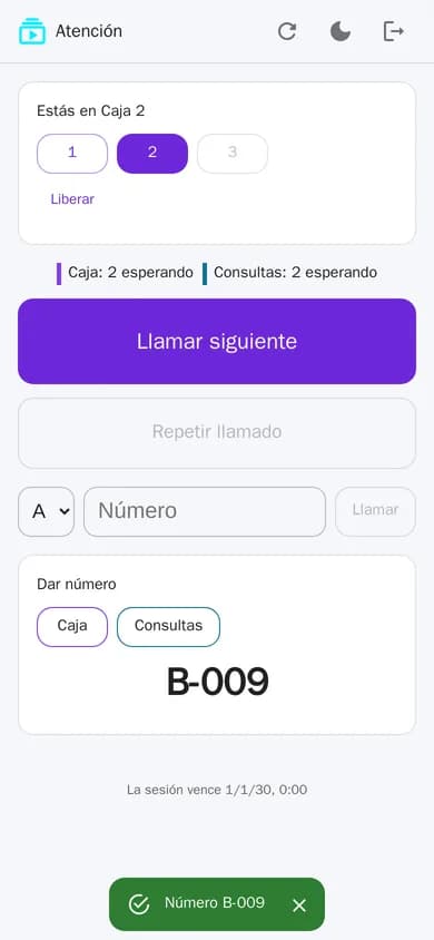 La pestaña Turnero en el celular del operador: puesto tomado, cuántos esperan por fila, «Llamar siguiente», «Repetir llamado», llamar un número y «Dar número»